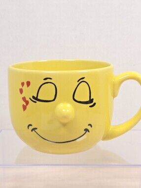Dolce Vita Home Collection Yellow 12 oz Mug Smiling Face 3D Nose Stoneware Cup